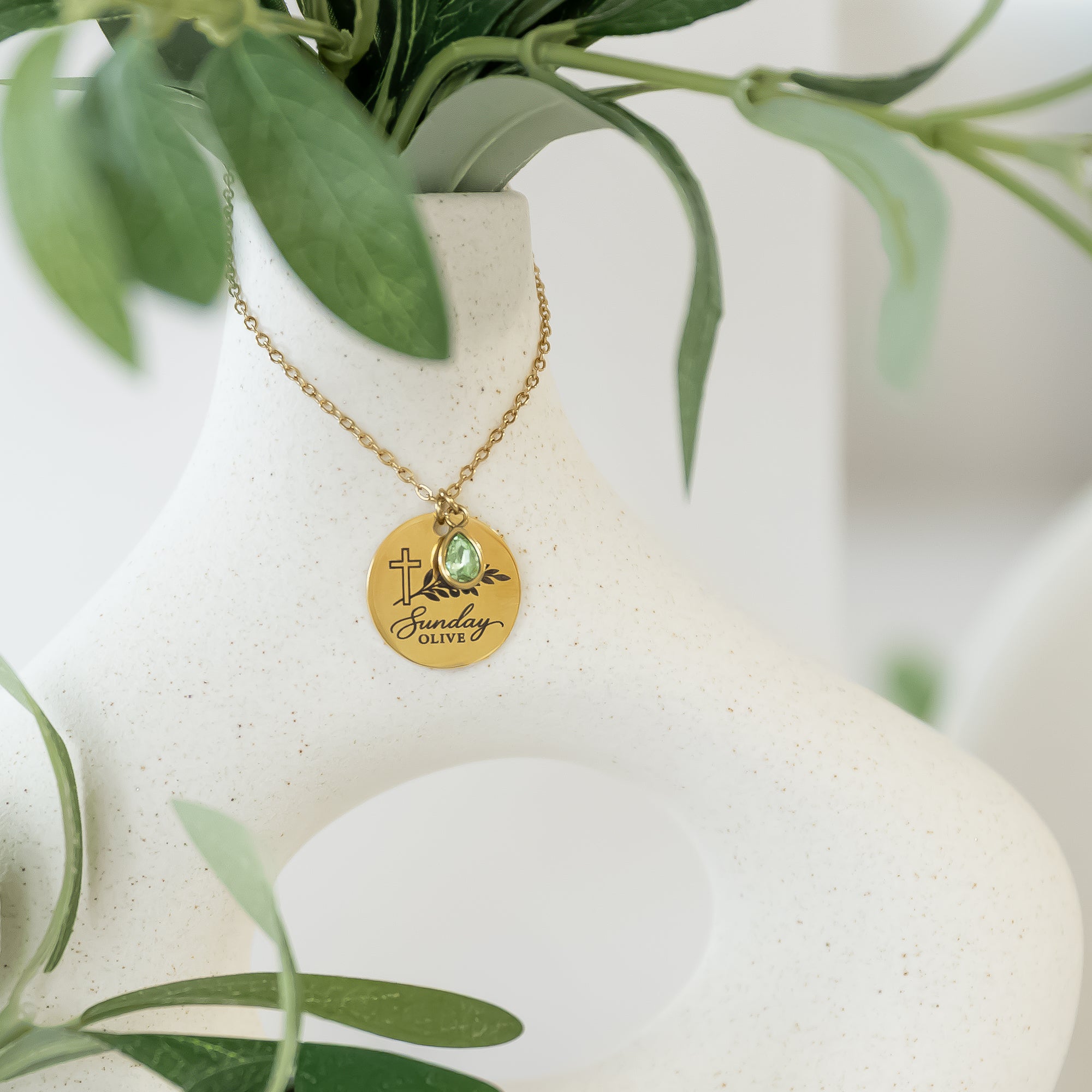Sunday Olive Faith Pendant Stainless Steel Gold PVD Necklace
